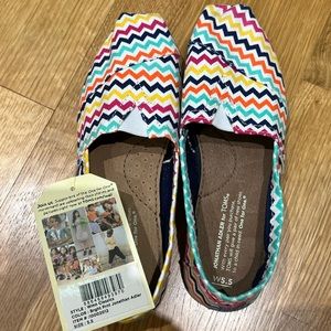 NWT rainbow Tom’s